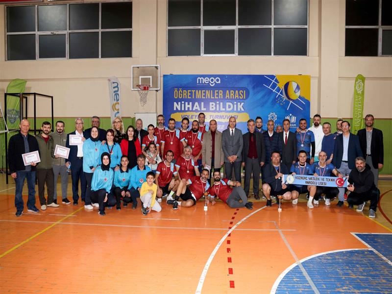 MERAM BELEDİYESPOR KULÜBÜ | MERAM’DA ÖĞRETMENLER, VOLEYBOL TURNUVASINDA TER DÖKTÜ